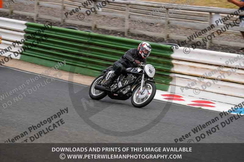 Vintage motorcycle club;eventdigitalimages;mallory park;mallory park trackday photographs;no limits trackdays;peter wileman photography;trackday digital images;trackday photos;vmcc festival 1000 bikes photographs